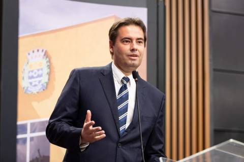 Vereador Fabião anuncia apoio do Novo e minimiza rejeição de contas