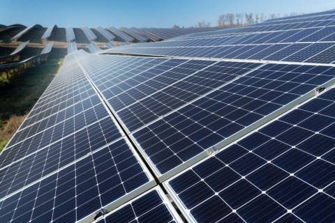 Consumidores podem buscar financiamento para projetos fotovoltaicos em imóveis