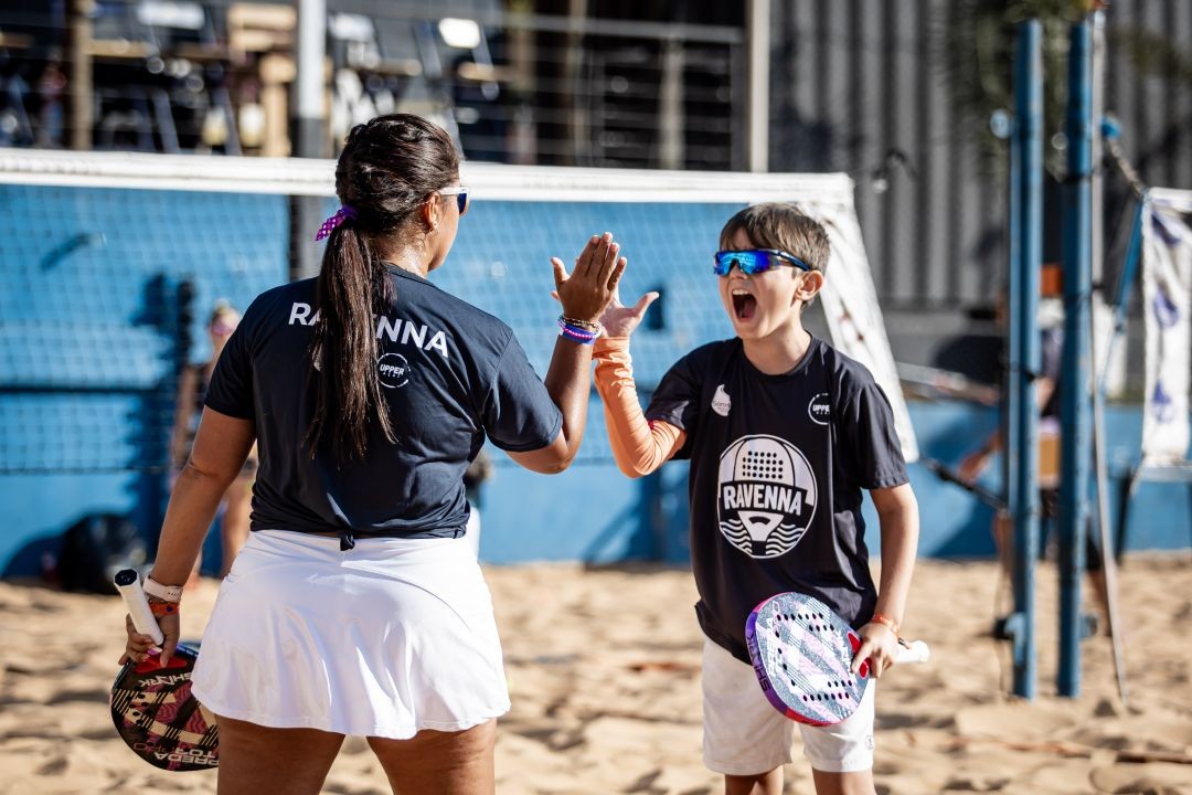 Beach tennis é a bola da vez - Folha de Alphaville