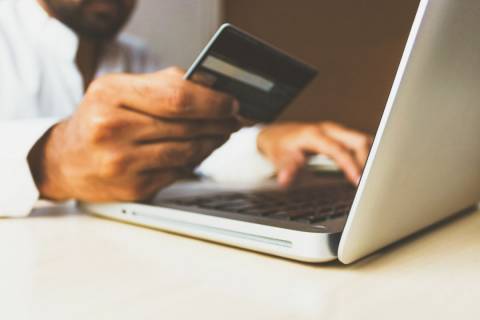 Procon lista 78 sites para consumidor evitar na Black Friday