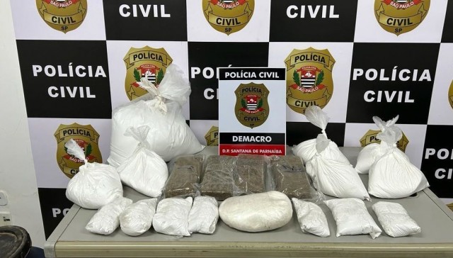 Durante a operação, houve a apreensão de quatro tijolos de maconha e 15 sacos de cocaína, totalizando 34 quilos (Foto: Divulgação/SSP)