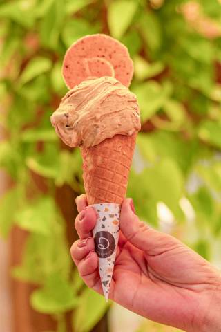 No clima da Páscoa, Davvero lança o gelato Chocoamendo Caramelo