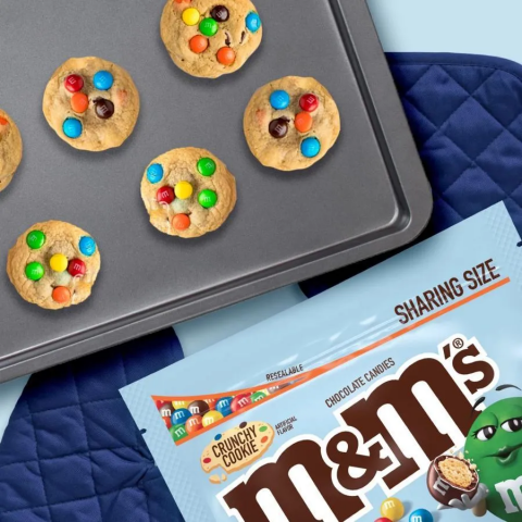 M&M’s lança edição limitada com sabor de cookies no Brasil