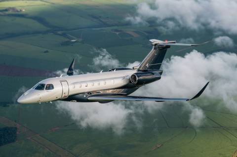Embraer abre 200 vagas de estágio para estudantes de níveis técnico e superior