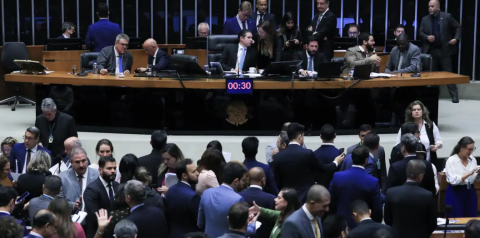 Câmara aprova urgência para suspender decreto do IOF