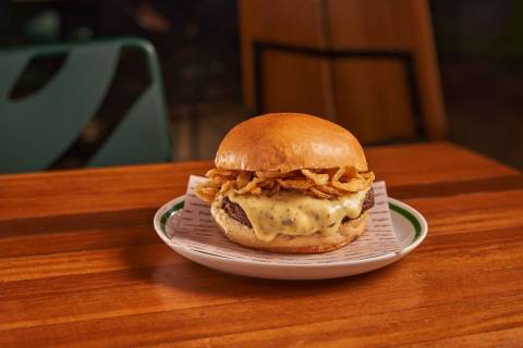 Com unidade em Alphaville, Cabana Burger lança quatro produtos inéditos com trufas