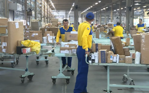 Brasileiros gastaram quase R$15 bi em encomendas internacionais