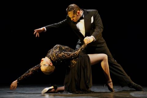Sucesso mundial, Forever Tango estreia nos palcos do Brasil