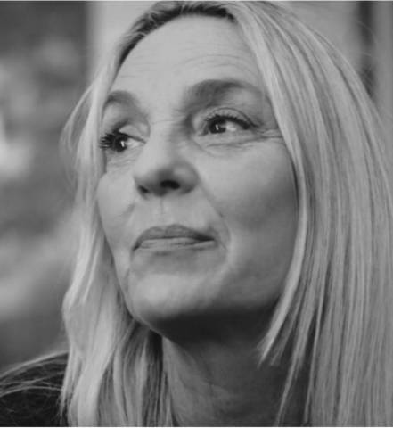 Roteirista do premiado 'Urubus', moradora de Alphaville estreia na literatura com romance