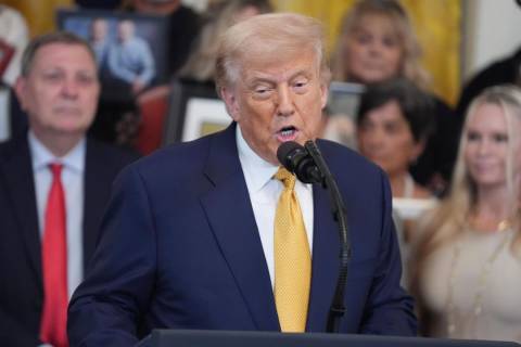 Trump antecipa e assina decreto que oficializa tarifas de 50% ao Brasil