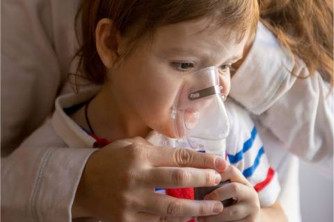 Alerta: casos de coqueluche crescem quase 400% em bebês