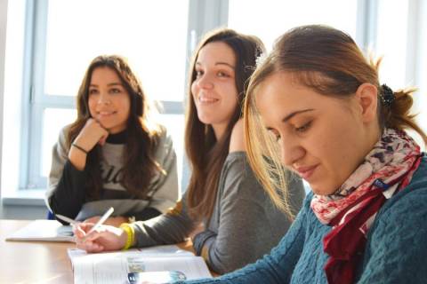 Programa Trainee Itaú Unibanco 2026 oferece salário de R$9,3 mil