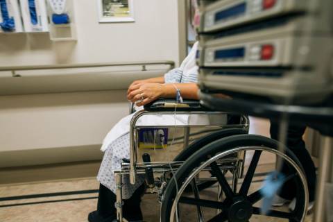 Demência cresce no Brasil em meio a 57 milhões de casos no mundo, alerta OMS