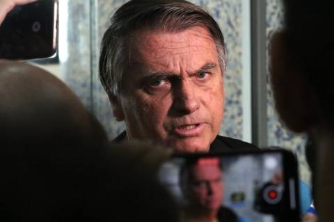 STF condena Bolsonaro a 27 anos e três meses de prisão