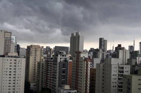 Previsão do tempo: Frente fria deve chegar a Grande SP e melhorar qualidade do ar