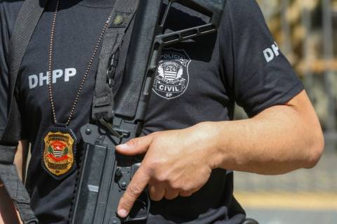 Suspeito de envolvimento na morte de ex-delegado geral é preso em Cotia