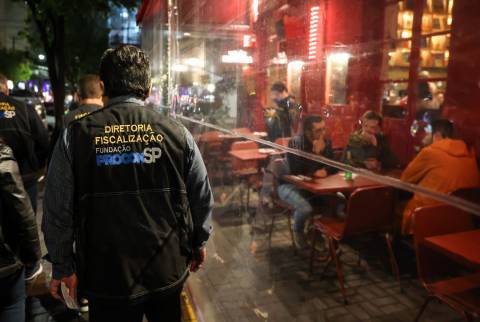 Estado de SP firma parceria com setor de bebidas para ampliar segurança e combater casos de intoxicação por metanol