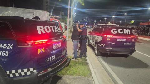 Operação em Barueri apreende oito motos e aplica 14 autuações