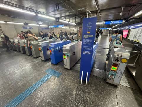 Pagamento por aproximação passa a ser aceito em todas as estações do Metrô