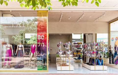 Natal do Catarina Fashion Outlet tem como tema “A Vila do Papai Noel” e árvore de 17,5 metros