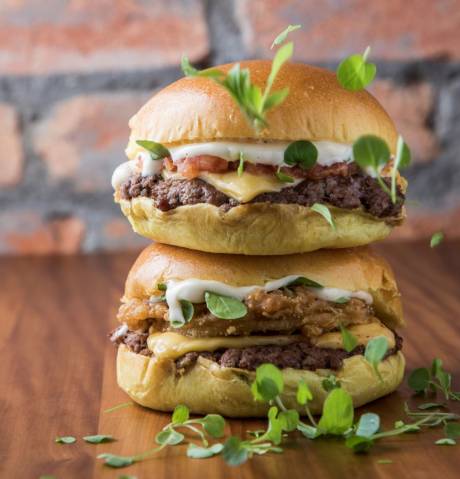 Cabana Burger e Liga Solidária criam ação especial para o Dia Mundial do Hambúrguer