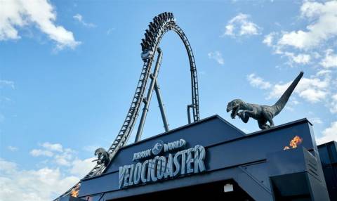 Universal Orlando inaugura nova montanha-russa do Jurassic World