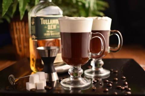 4 drinks quentes para aproveitar no inverno