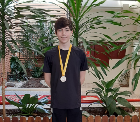 Aluno da Maple Bear Alphaville conquista 1º lugar na Olimpíada Nacional de Ciências