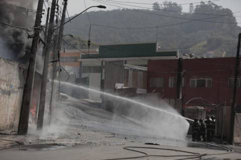 Com mais uma morte, sobe para cinco o número de vítimas fatais de incêndio em Barueri