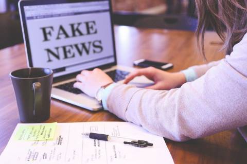 75% das empresas já foram ameaçadas por fake news