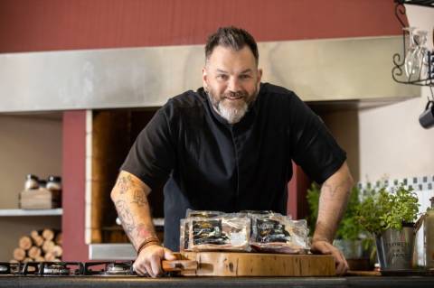 Frigorífico Cowpig lança linha de carnes suínas em parceria com Jimmy Ogro